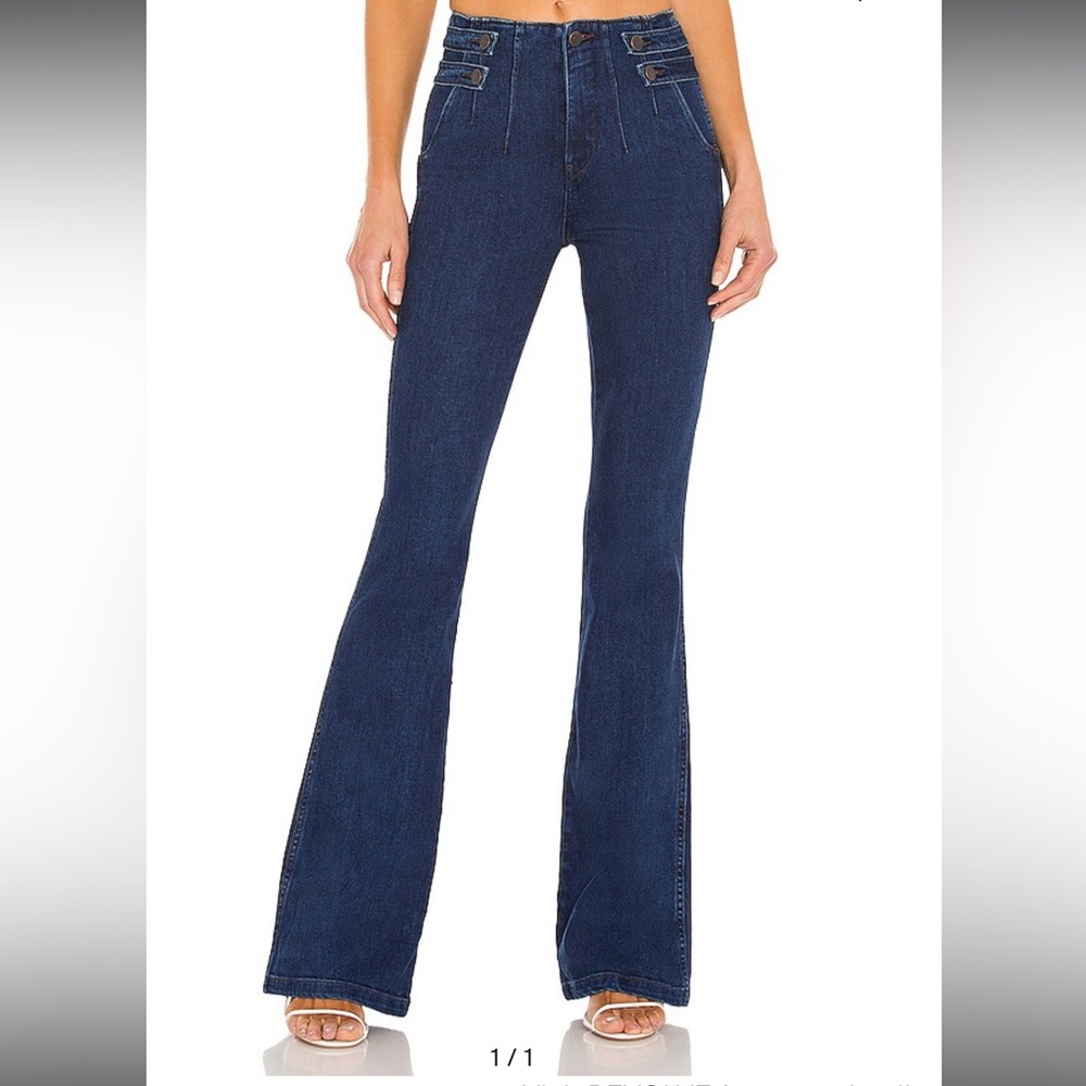 Veronica Beard Beverly High Rise Skinny Flare Jean in Washed Oxford.